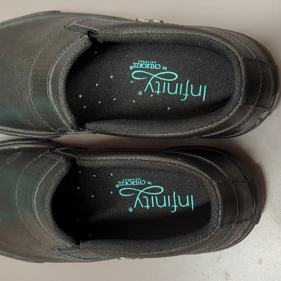 Infinity Rush in Black Leather - Picture 2 of 4